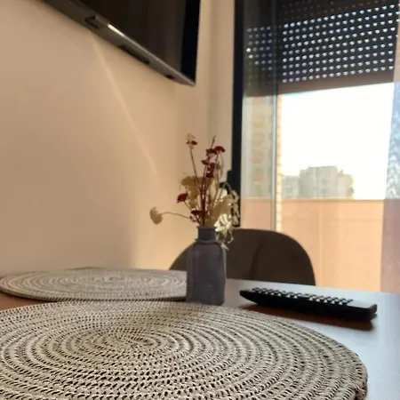 Central Studio Apartment *
