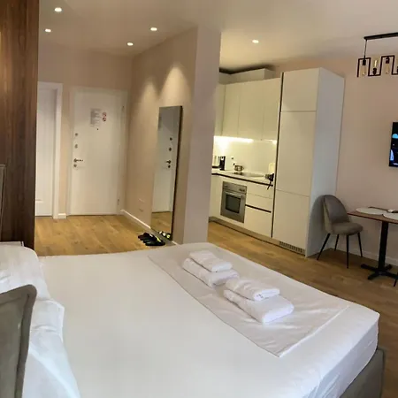 Central Studio Apartment Tirana
